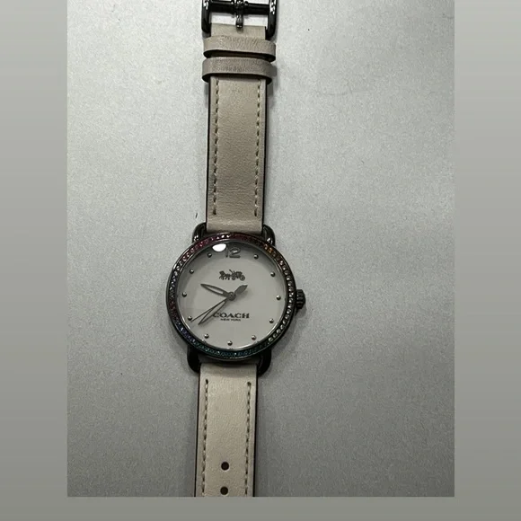 Coach watch! - Picture 2 of 8